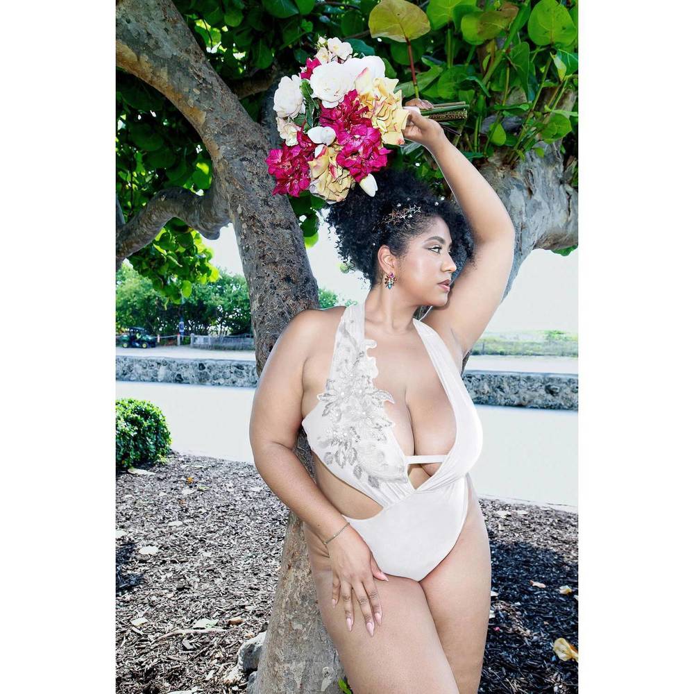 NEW GYV ME BODY imperial bling bodysuit in ice